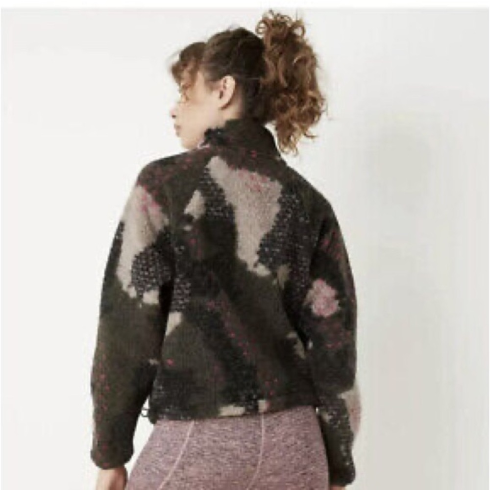 JoyLab Camo Pink Quilted Pocket 3/4 Zip Fleece - Picture 2 of 5